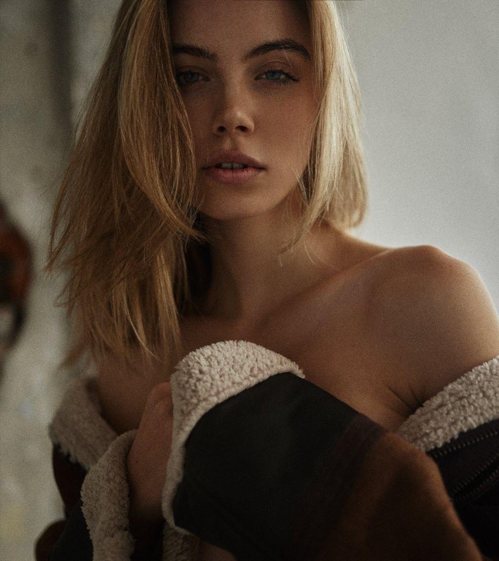 Надюха привлекательная девушка из Ставрополя цена от 10000 руб